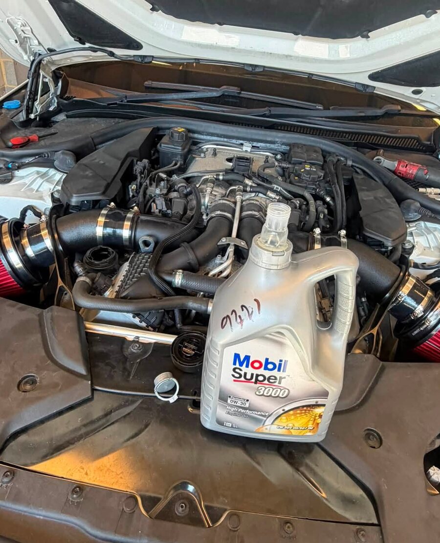 Engine oil and filter change on a BMW at ASR